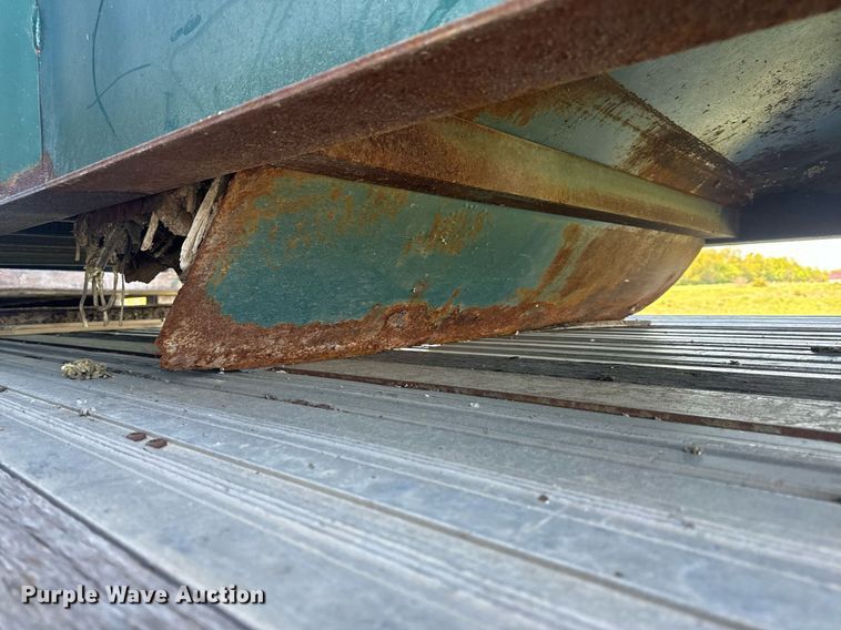 image for item EH6712 2006 Marathon  RJ-325 roll-off trash compactor