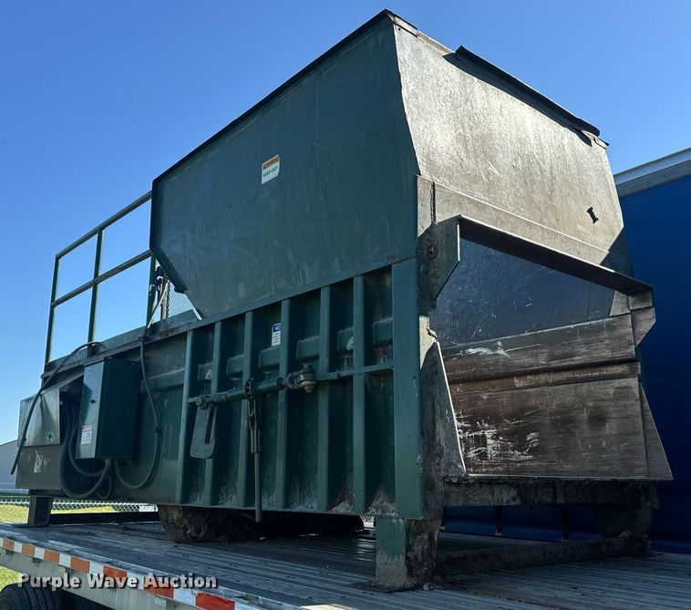 image for item EH6712 2006 Marathon  RJ-325 roll-off trash compactor