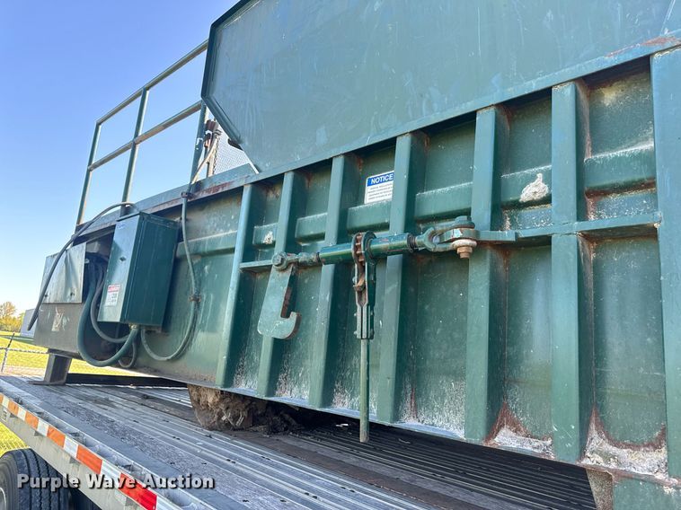 image for item EH6712 2006 Marathon  RJ-325 roll-off trash compactor