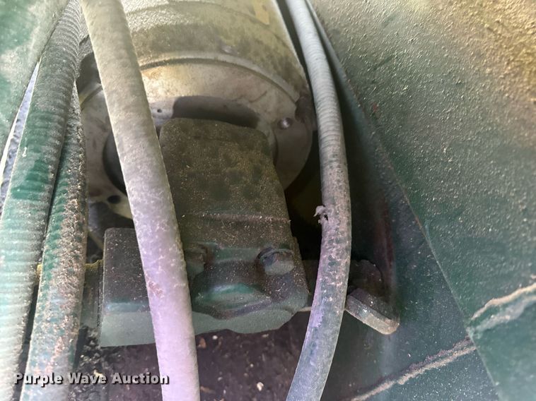 image for item EH6712 2006 Marathon  RJ-325 roll-off trash compactor