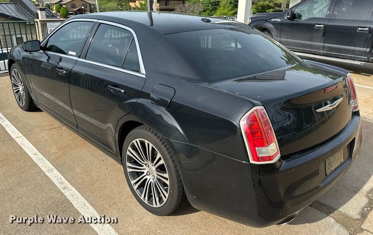 image for item EH6725 2013 Chrysler 300 S 