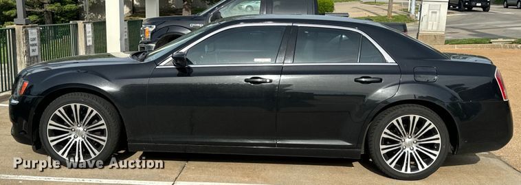 image for item EH6725 2013 Chrysler 300 S 