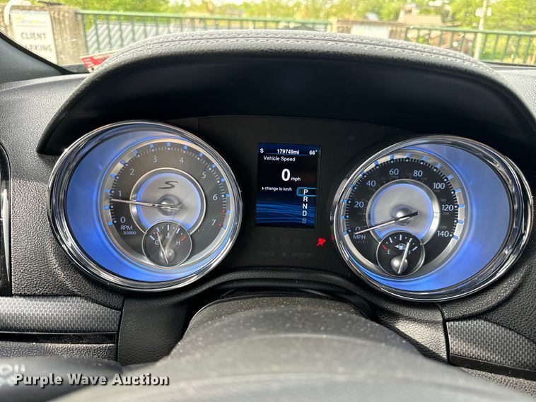 image for item EH6725 2013 Chrysler 300 S 