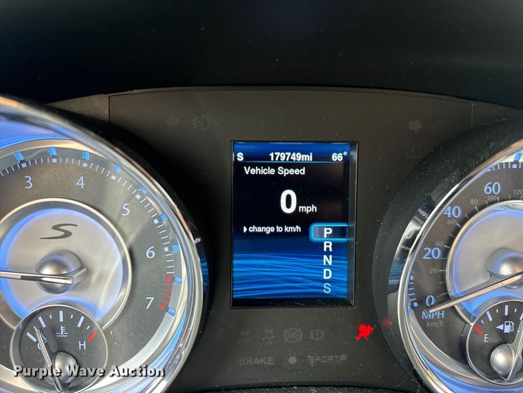 image for item EH6725 2013 Chrysler 300 S 