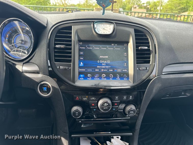 image for item EH6725 2013 Chrysler 300 S 