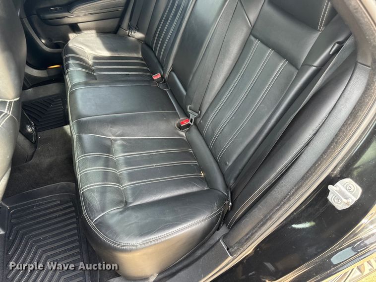 image for item EH6725 2013 Chrysler 300 S 