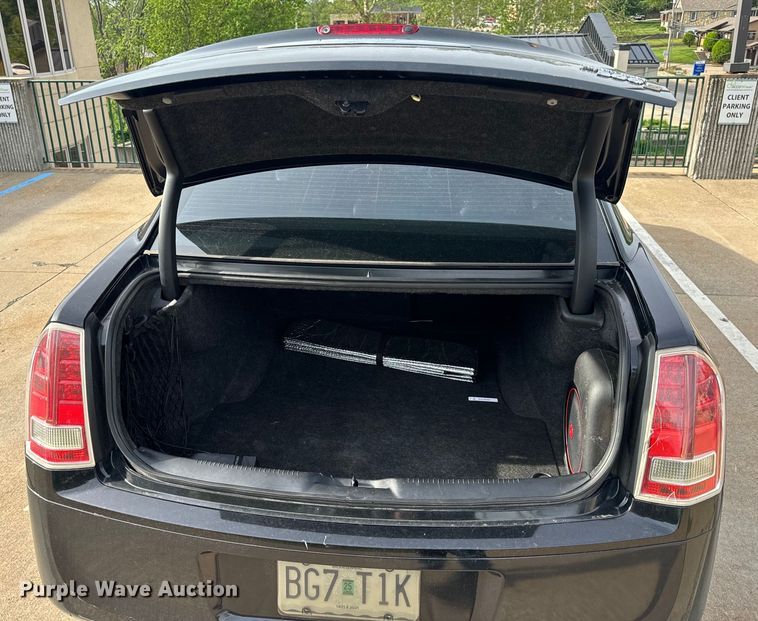 image for item EH6725 2013 Chrysler 300 S 