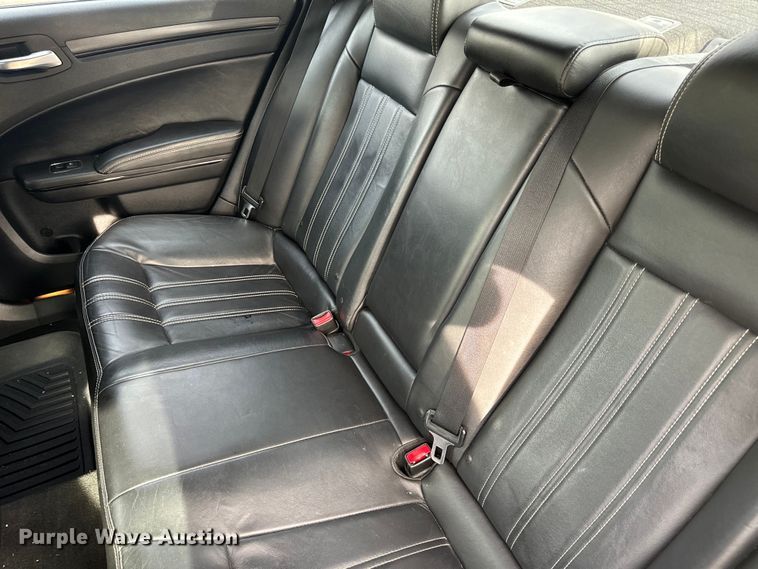 image for item EH6725 2013 Chrysler 300 S 