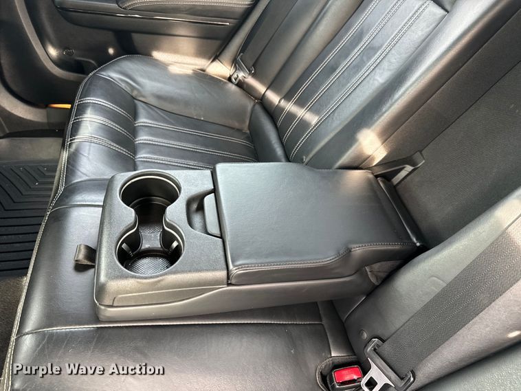 image for item EH6725 2013 Chrysler 300 S 