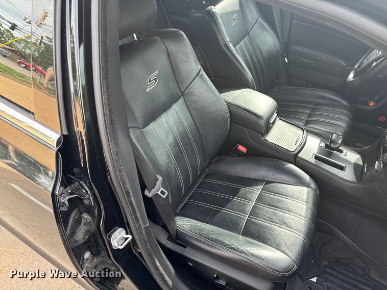 image for item EH6725 2013 Chrysler 300 S 