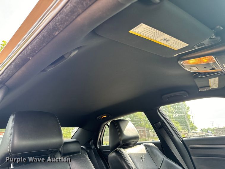 image for item EH6725 2013 Chrysler 300 S 