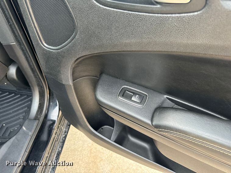 image for item EH6725 2013 Chrysler 300 S 