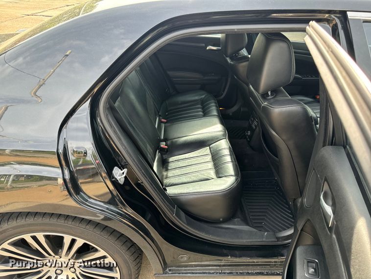 image for item EH6725 2013 Chrysler 300 S 