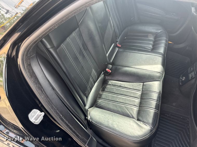 image for item EH6725 2013 Chrysler 300 S 