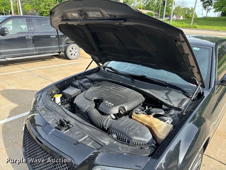 image for item EH6725 2013 Chrysler 300 S 