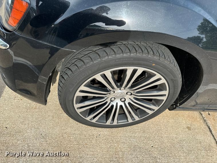 image for item EH6725 2013 Chrysler 300 S 