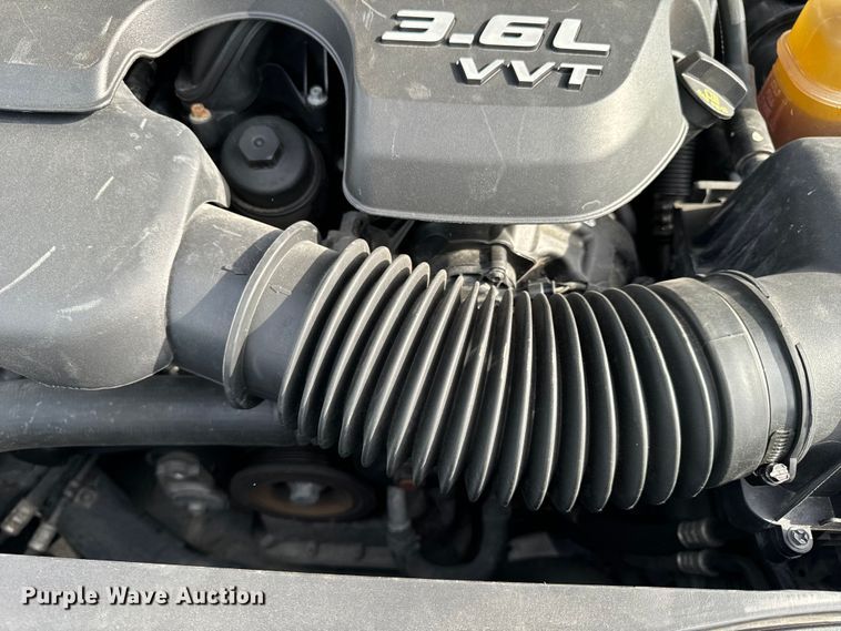 image for item EH6725 2013 Chrysler 300 S 