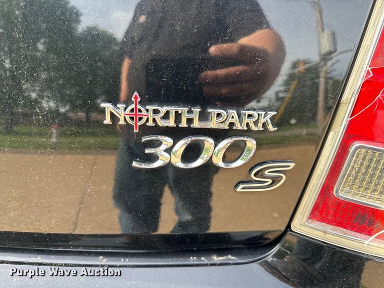 image for item EH6725 2013 Chrysler 300 S 