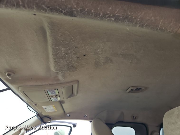 image for item EI3719 2015 Nissan Frontier  flatbed pickup truck