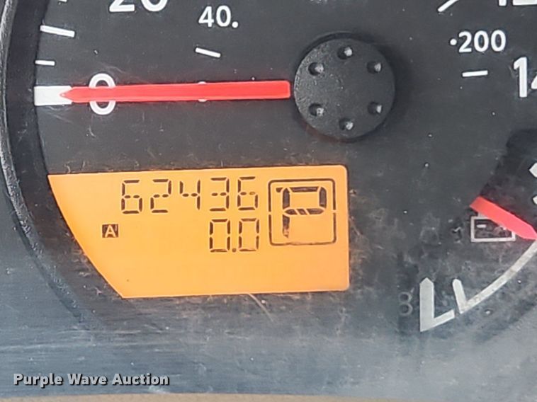 image for item EI3719 2015 Nissan Frontier  flatbed pickup truck