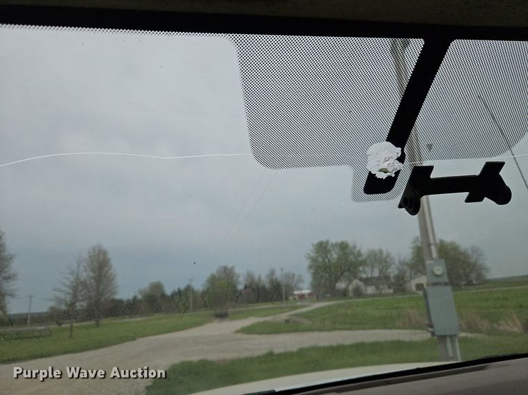 image for item EI3719 2015 Nissan Frontier  flatbed pickup truck