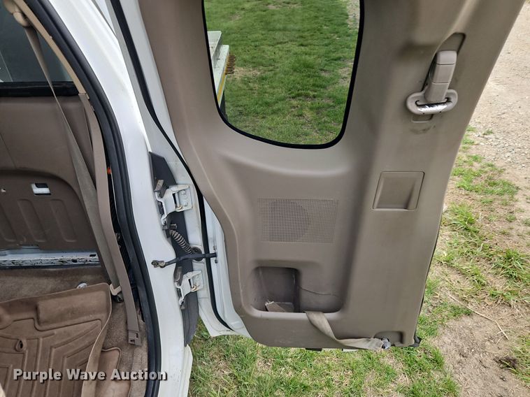 image for item EI3719 2015 Nissan Frontier  flatbed pickup truck