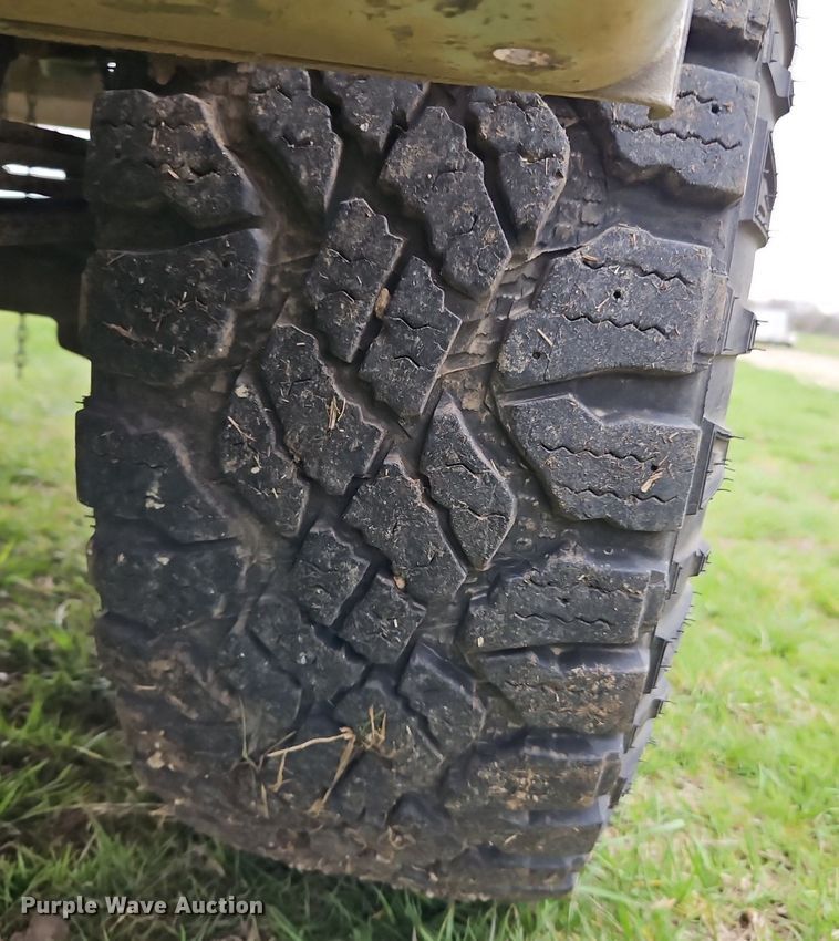 image for item EI3719 2015 Nissan Frontier  flatbed pickup truck