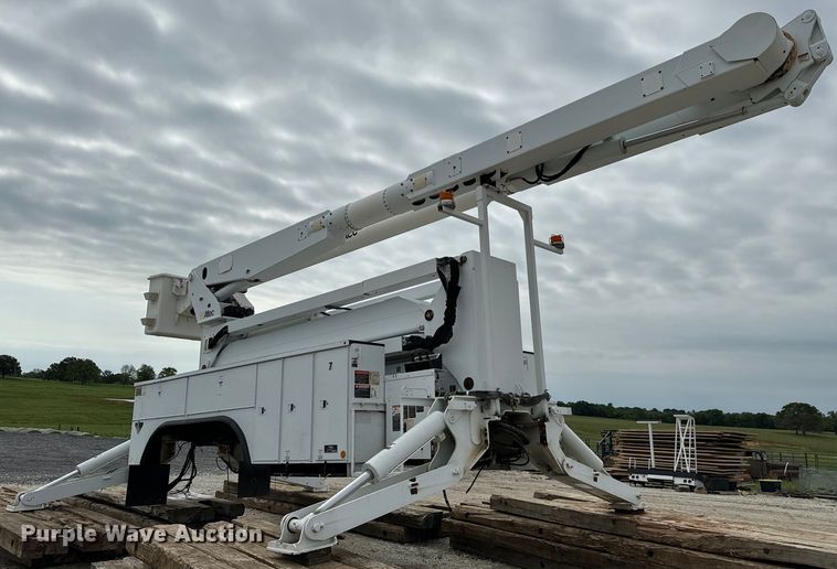 image for item EJ0587 Altec bucket truck bed