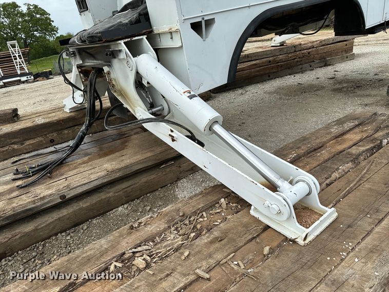 image for item EJ0587 Altec bucket truck bed