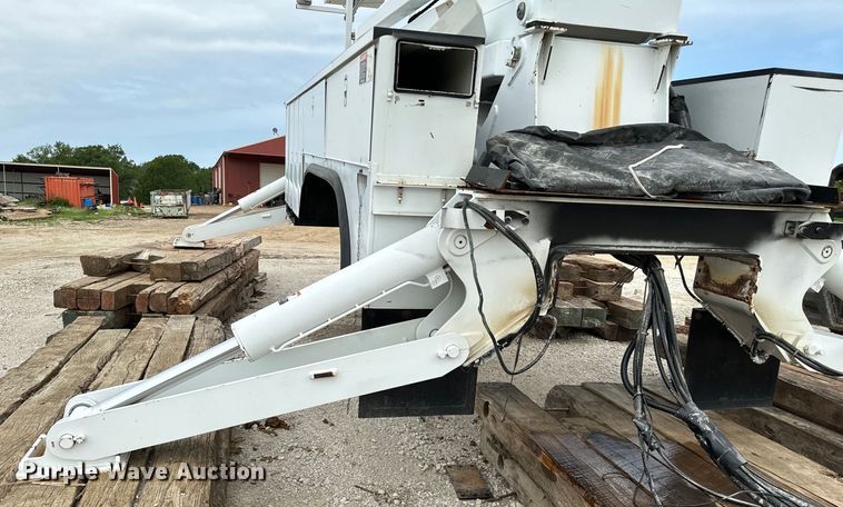 image for item EJ0587 Altec bucket truck bed