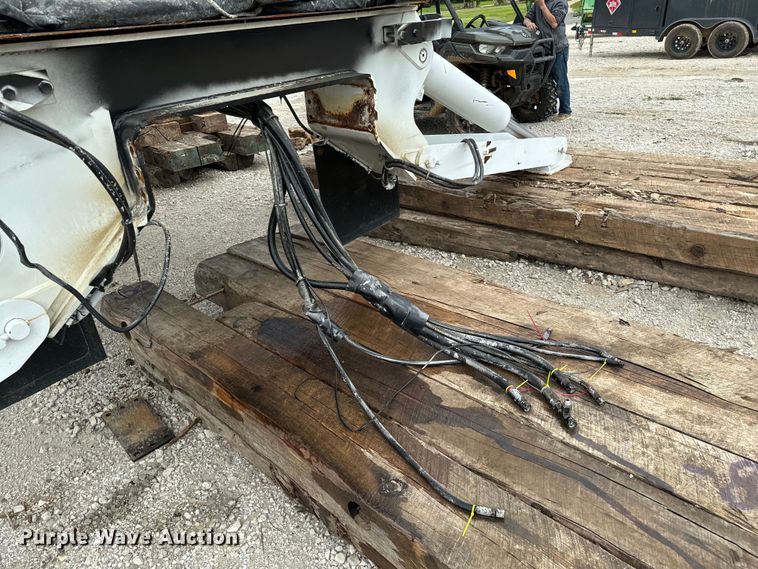 image for item EJ0587 Altec bucket truck bed