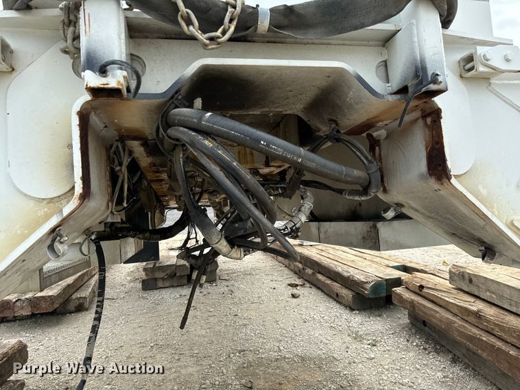 image for item EJ0587 Altec bucket truck bed