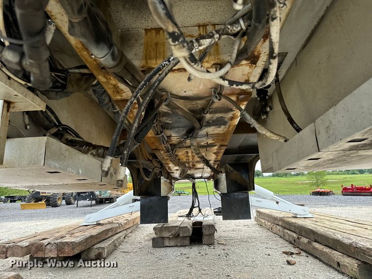 image for item EJ0587 Altec bucket truck bed