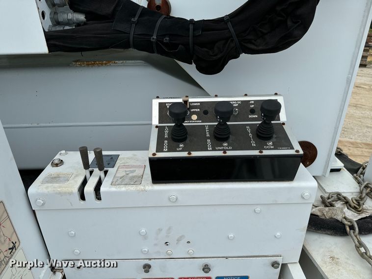 image for item EJ0587 Altec bucket truck bed