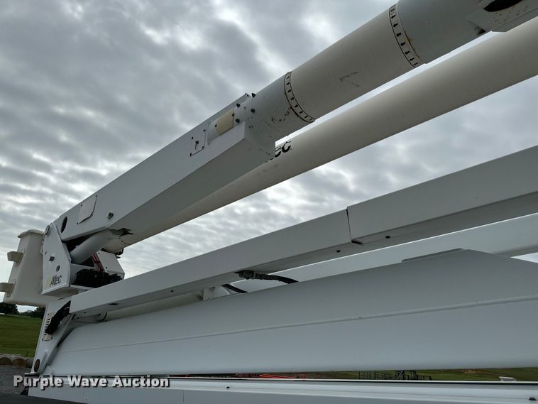 image for item EJ0587 Altec bucket truck bed