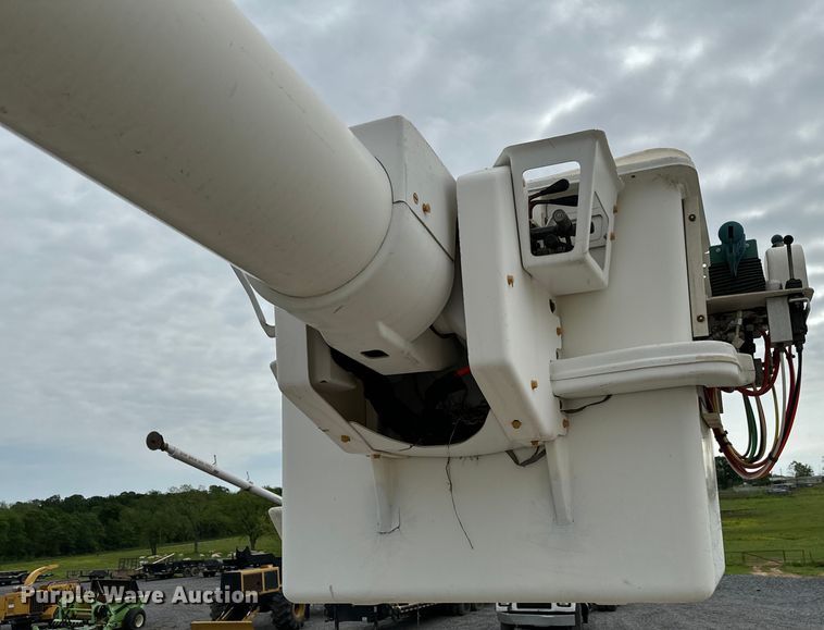 image for item EJ0587 Altec bucket truck bed