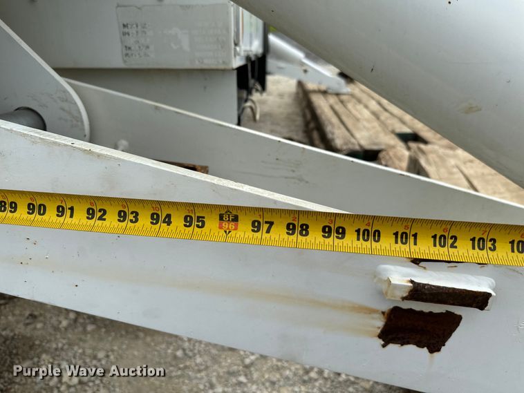 image for item EJ0587 Altec bucket truck bed