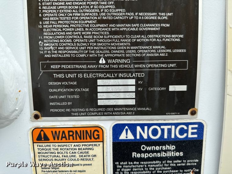 image for item EJ0587 Altec bucket truck bed