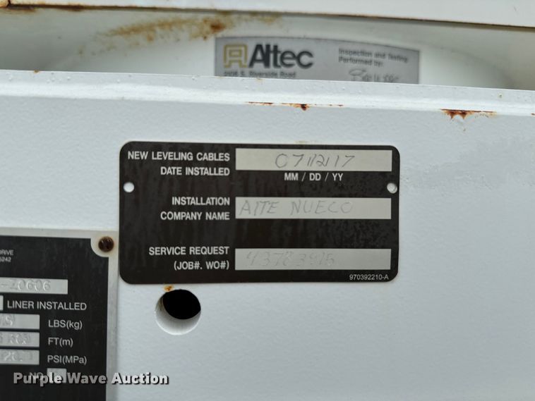 image for item EJ0587 Altec bucket truck bed