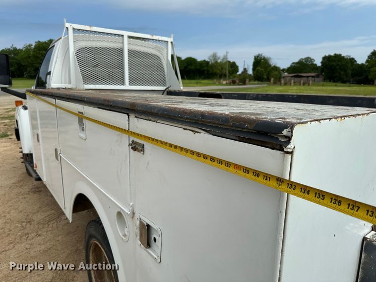 image for item EJ0588 2003 GMC C4500 utility / service truck