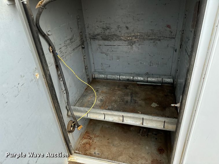 image for item EJ0588 2003 GMC C4500 utility / service truck