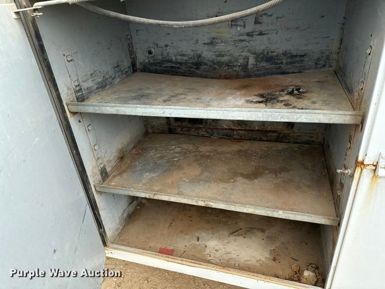 image for item EJ0588 2003 GMC C4500 utility / service truck