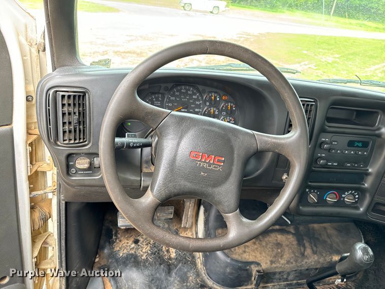 image for item EJ0588 2003 GMC C4500 utility / service truck