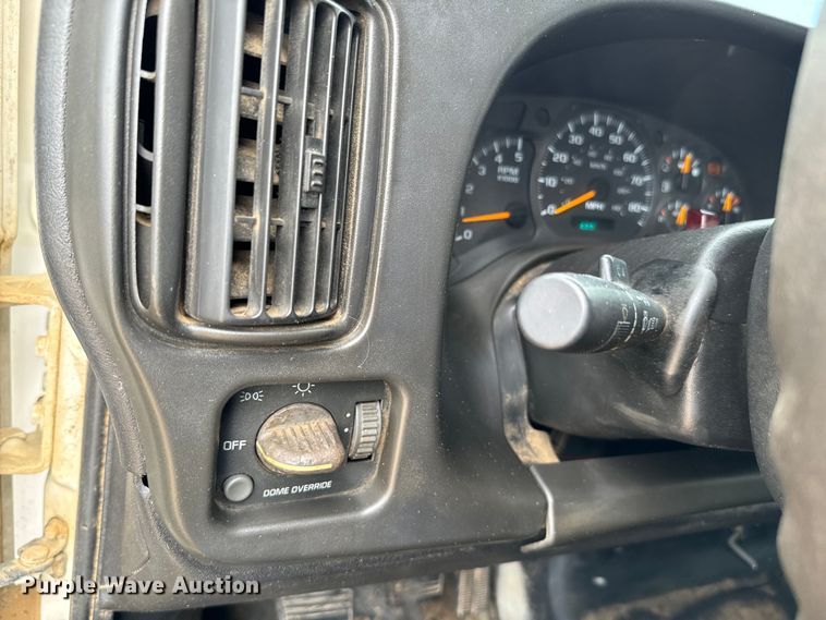 image for item EJ0588 2003 GMC C4500 utility / service truck