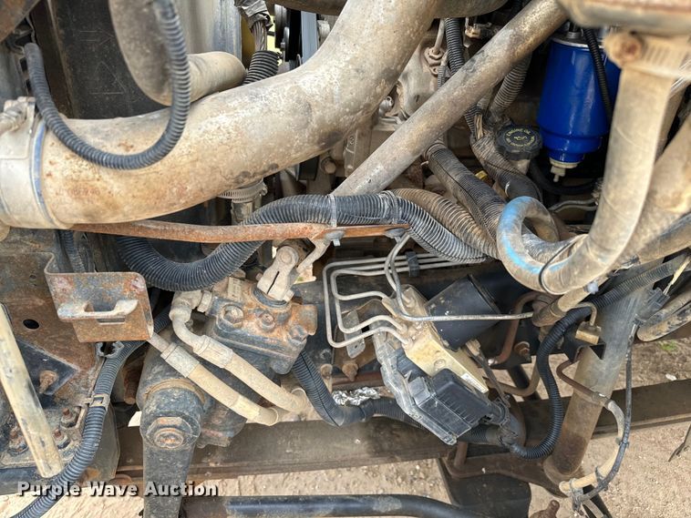 image for item EJ0588 2003 GMC C4500 utility / service truck