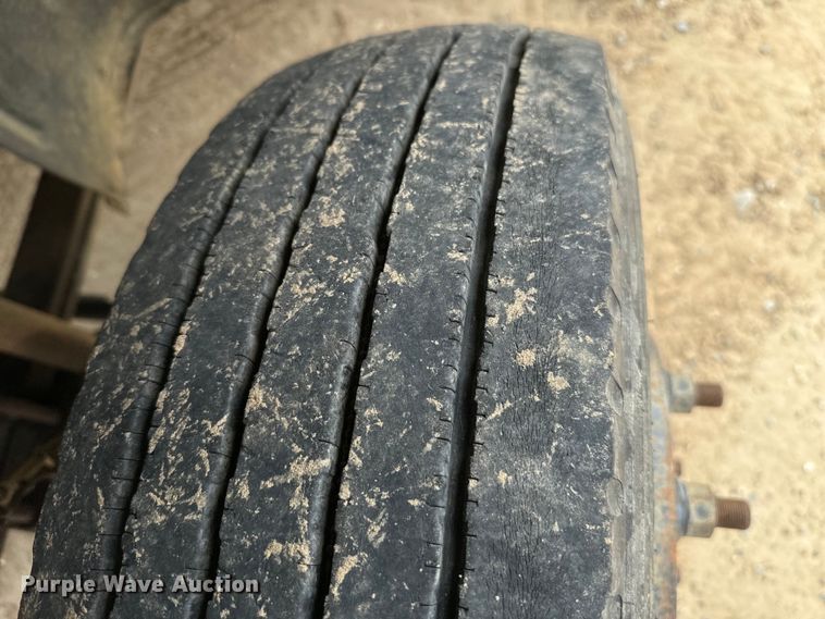 image for item EJ0588 2003 GMC C4500 utility / service truck