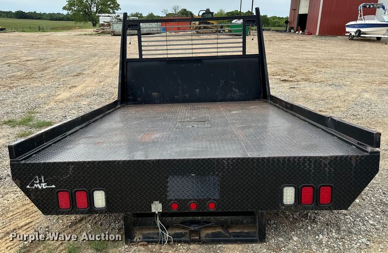 image for item EJ0588 2003 GMC C4500 utility / service truck