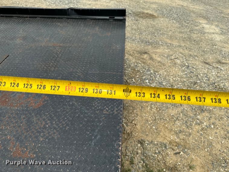 image for item EJ0588 2003 GMC C4500 utility / service truck