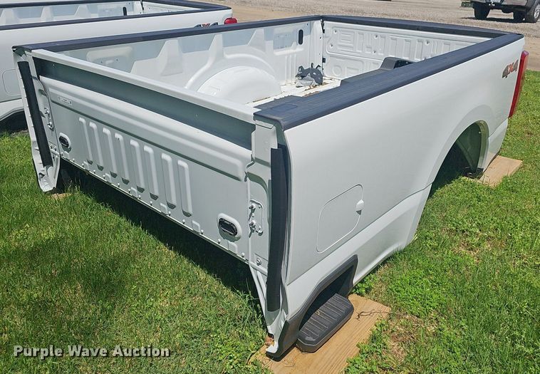 image for item EJ5356 Ford F250 pickup truck bed 