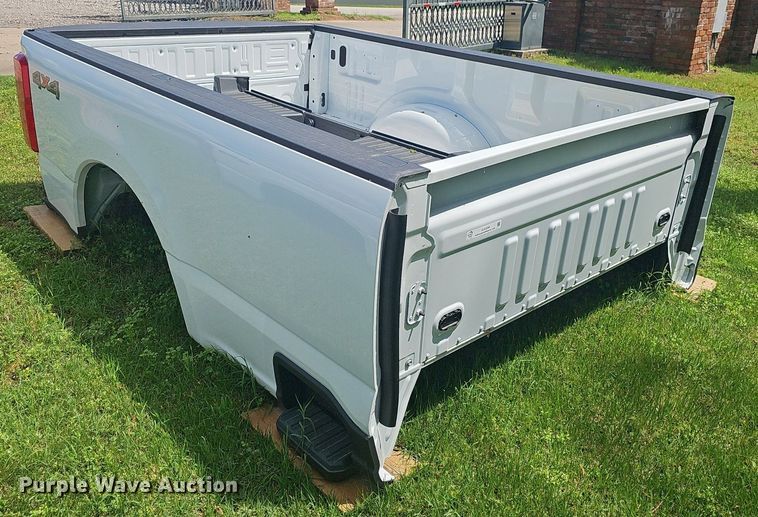 image for item EJ5356 Ford F250 pickup truck bed 